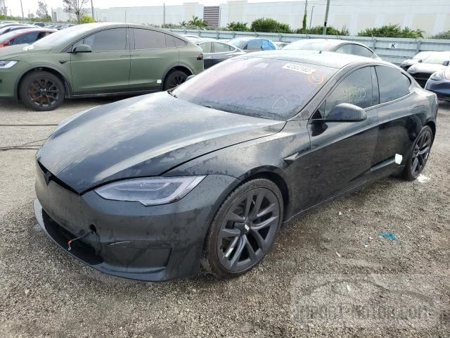 Tesla Model s (2021)