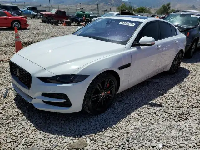 Jaguar Xe (2020)