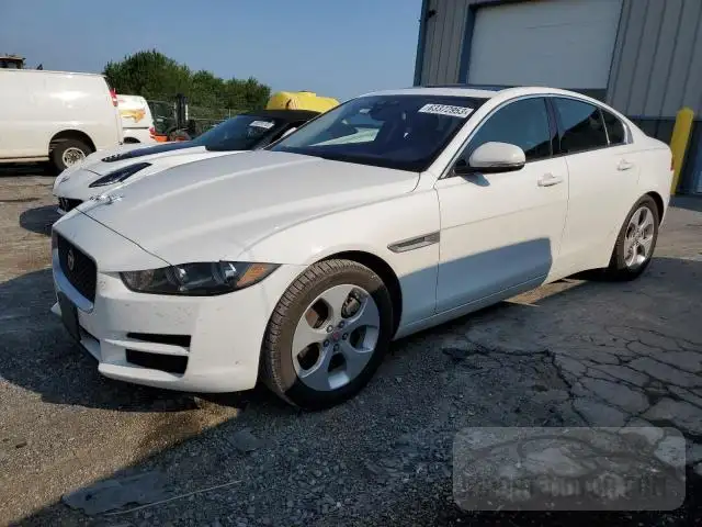 Jaguar Xe (2017)