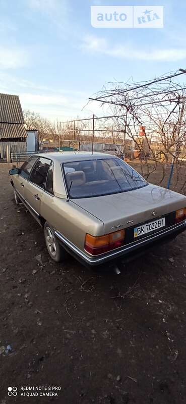 Audi 100 (1986)