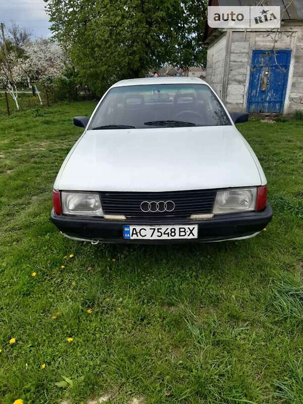 Audi 100 (1984)