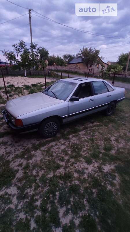 Audi 100 (1987)