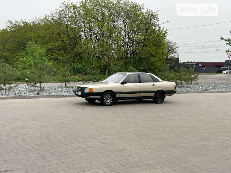 Audi 100 (1986)