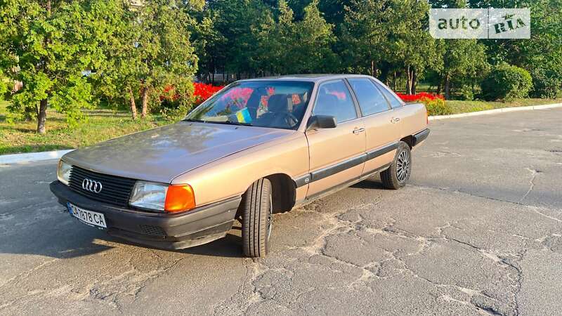 Audi 100 (1987)
