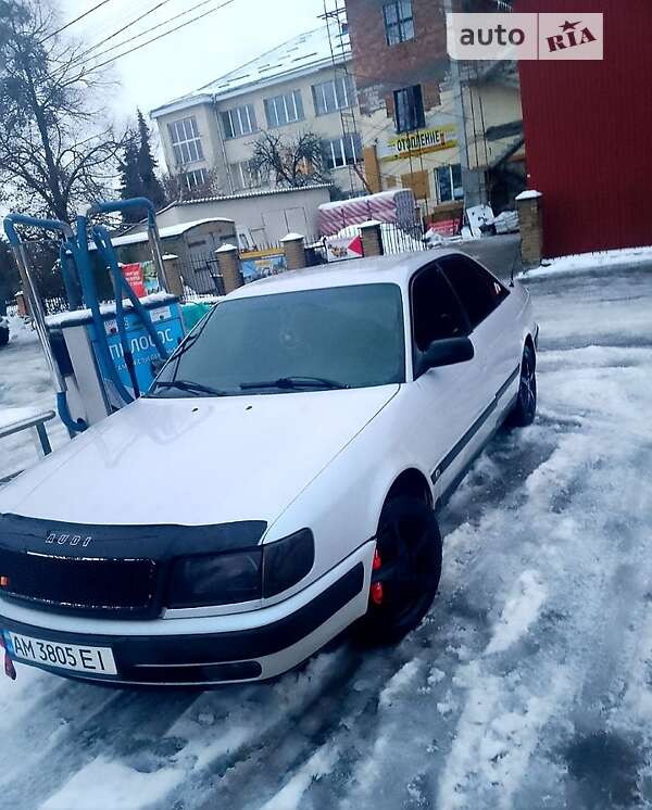 Audi 100 (1992)