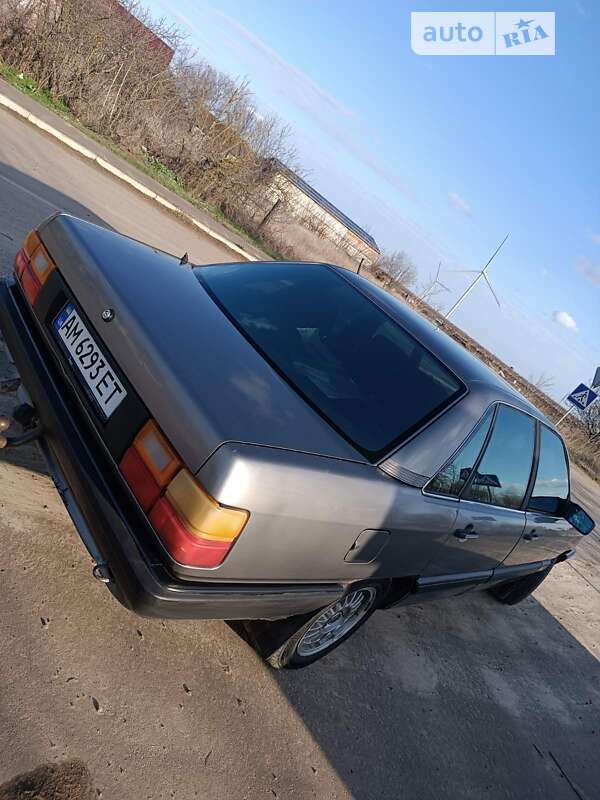Audi 100 (1987)