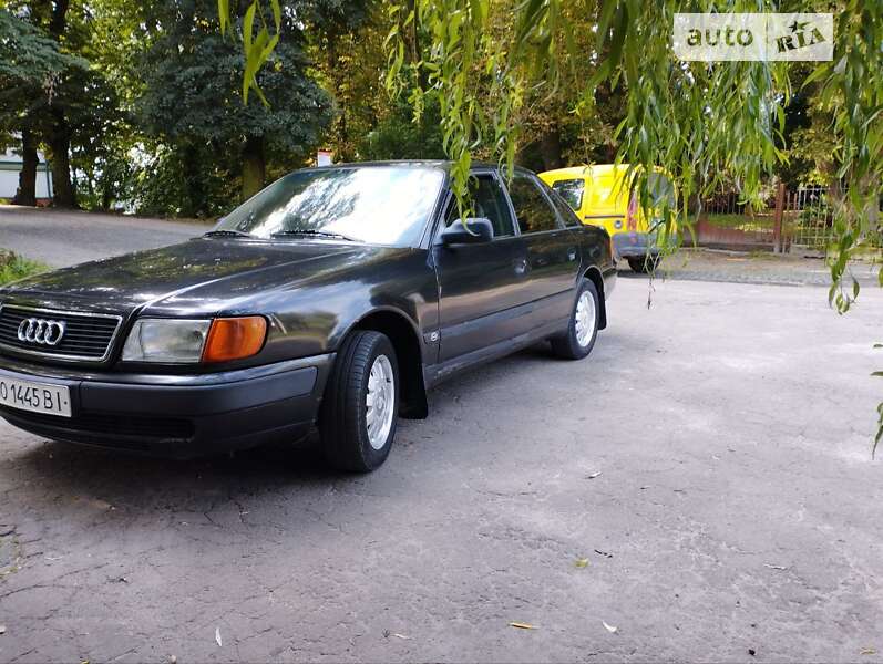 Audi 100 (1992)