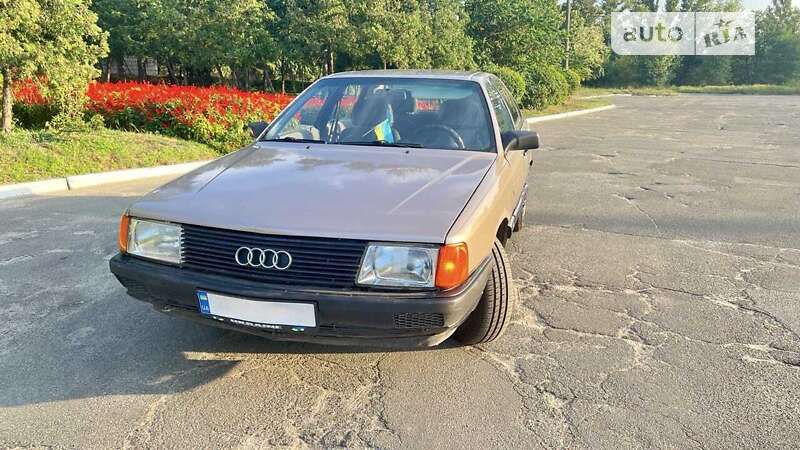 Audi 100 (1987)