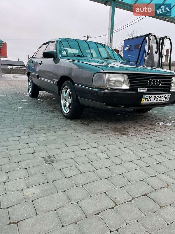 Audi 100 (1986)
