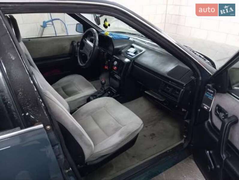Audi 100 (1987)
