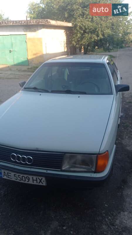Audi 100 (1986)