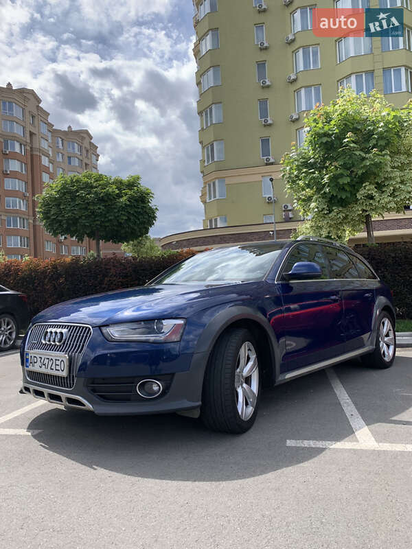 Audi A4 allroad (2015)