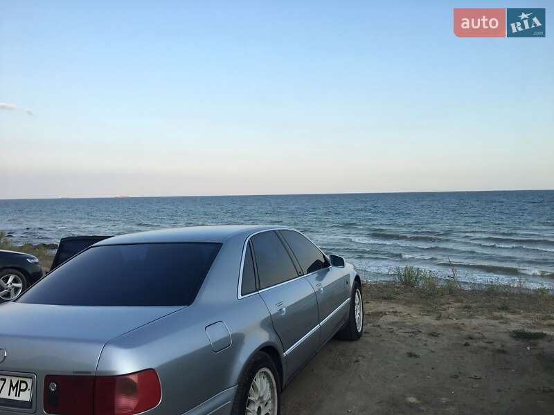 Audi A8 (1996)