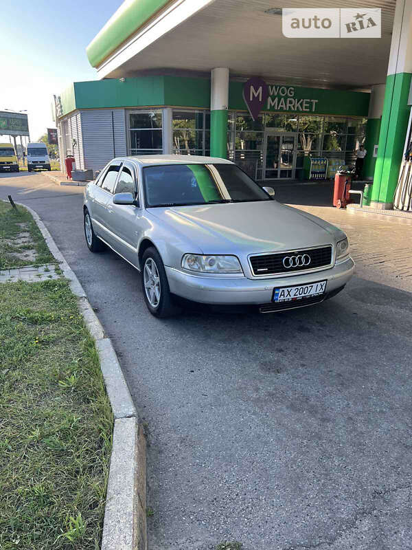 Audi A8 (2000)