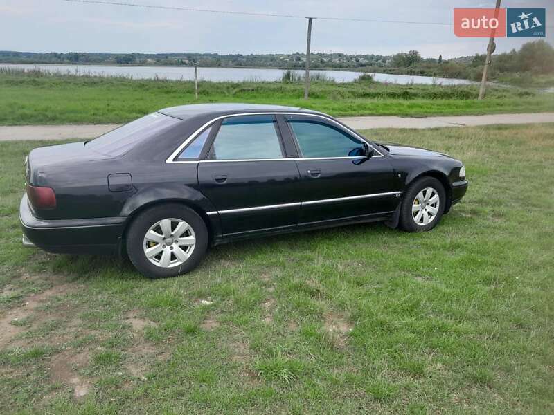 Audi A8 (1994)