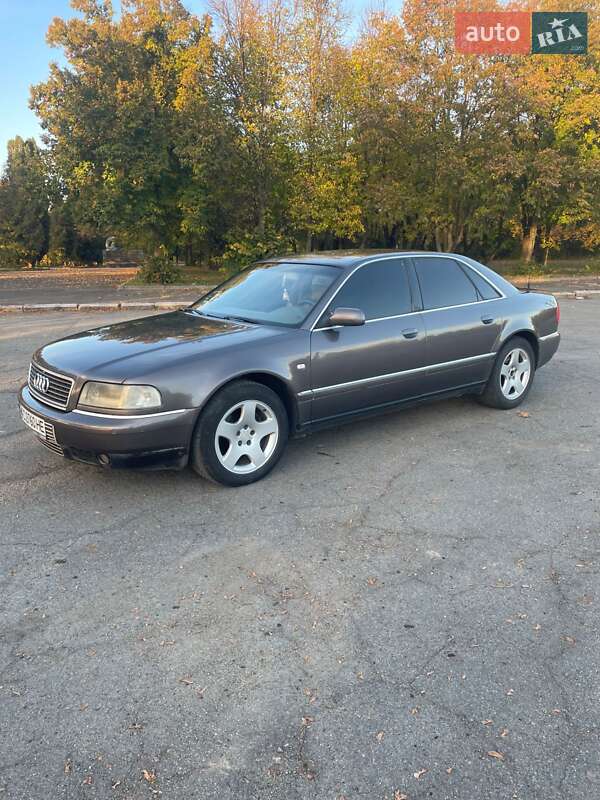 Audi A8 (2000)