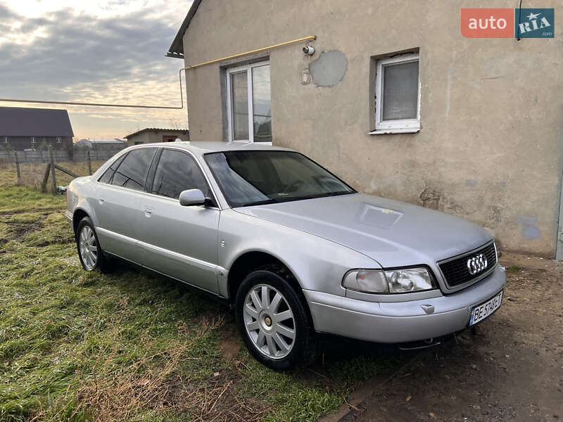 Audi A8 (1996)