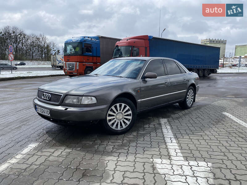 Audi A8 (1995)