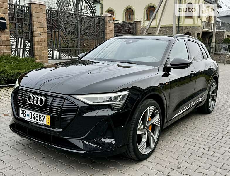 Audi E-tron (2021)