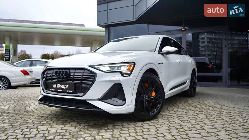 Audi E-tron (2022)