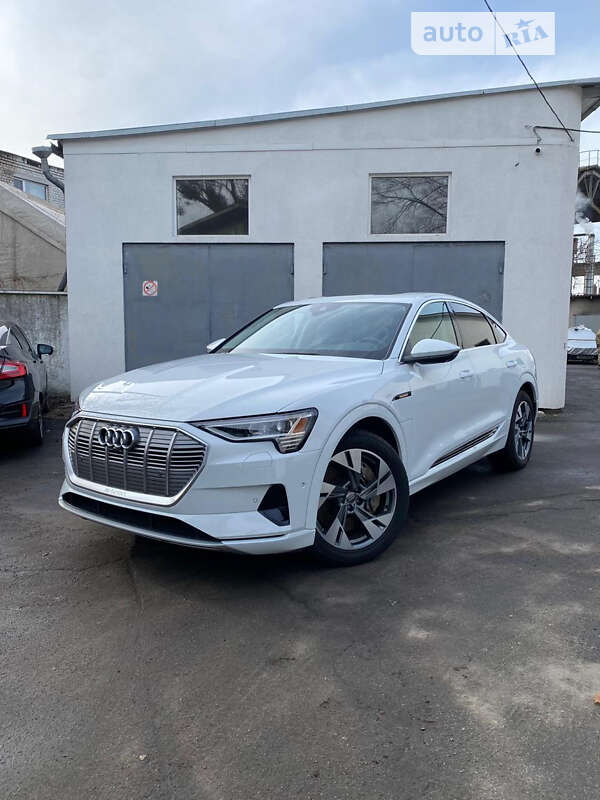 Audi E-tron (2020)