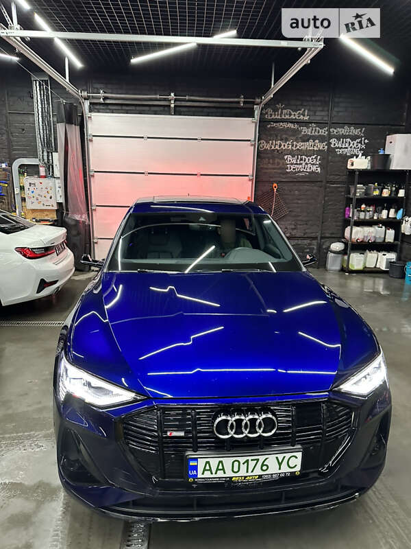 Audi E-tron (2020)