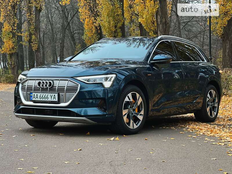 Audi E-tron (2019)