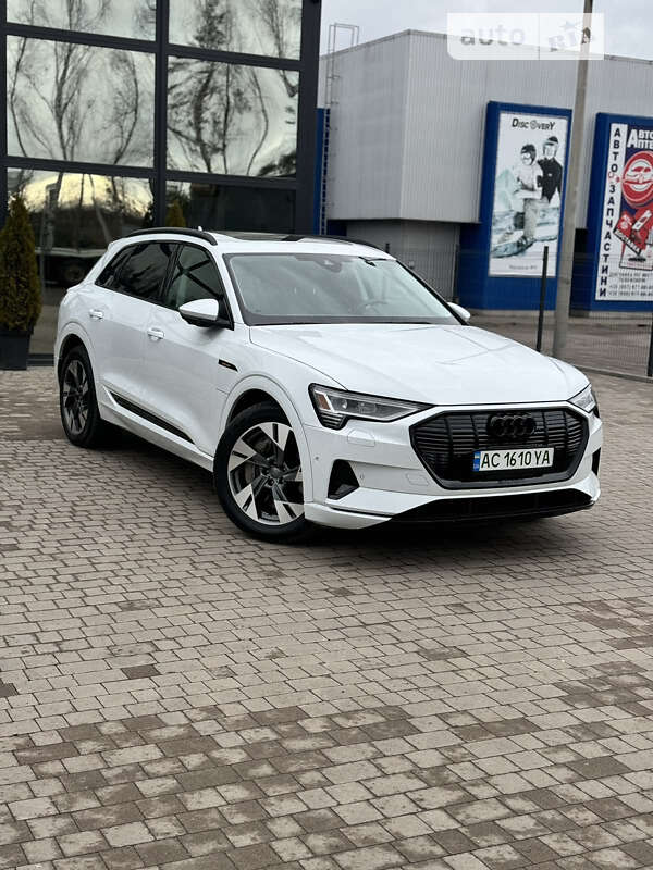 Audi E-tron (2022)