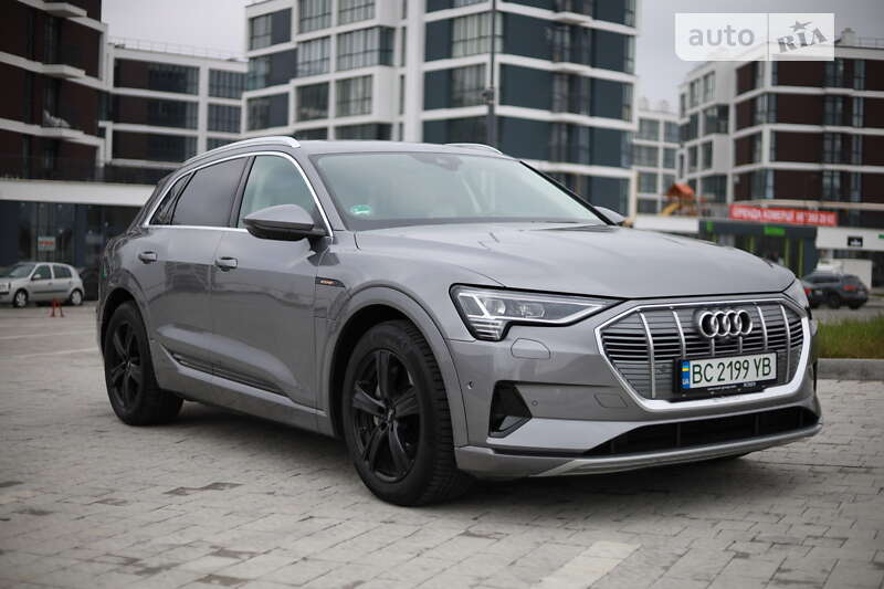 Audi E-tron (2019)