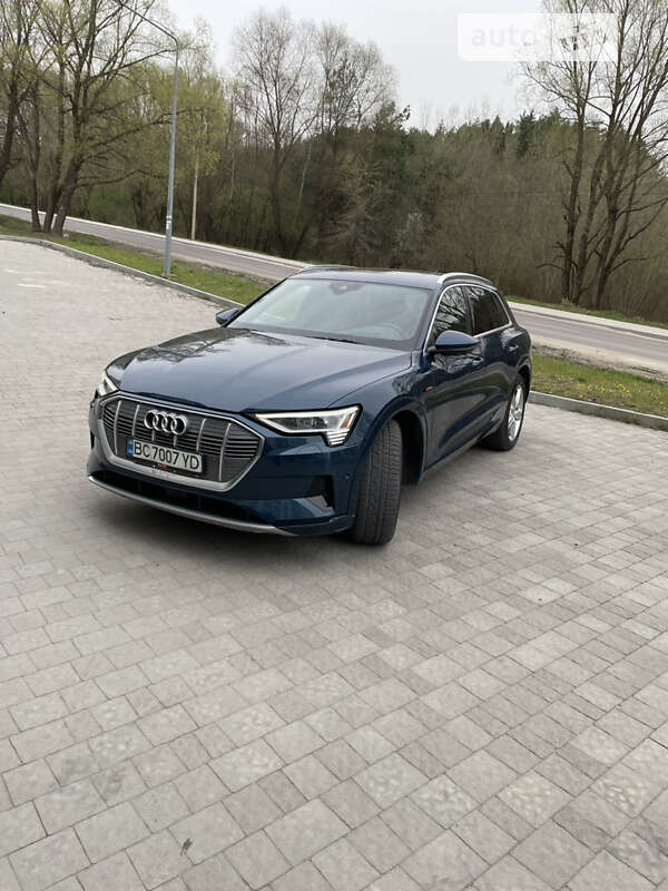 Audi E-tron (2019)
