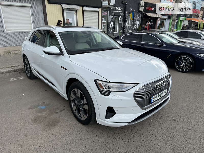 Audi E-tron (2021)