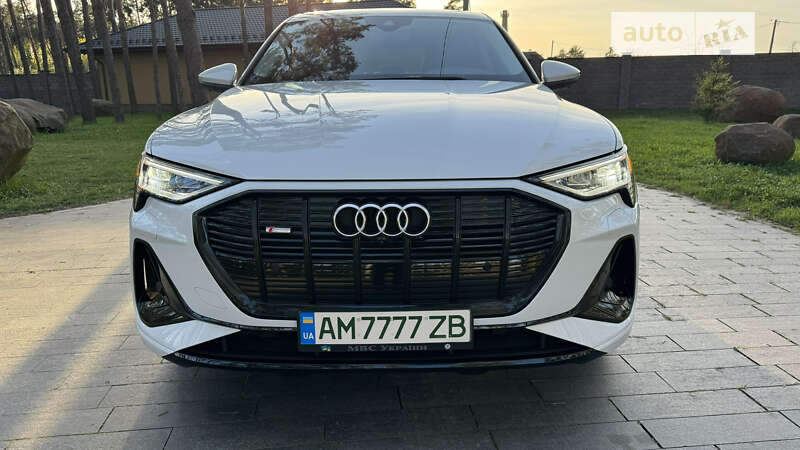 Audi E-tron (2021)