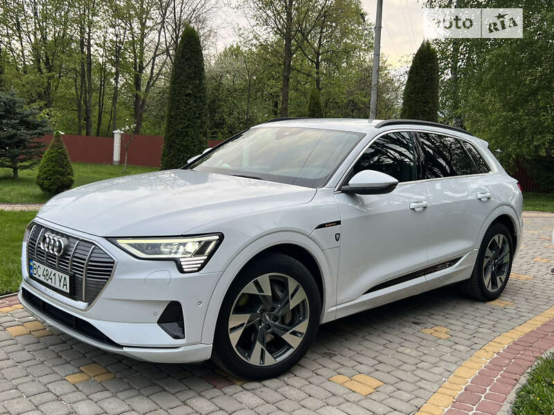 Audi E-tron (2019)