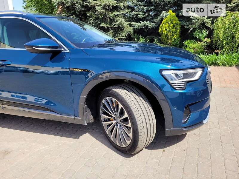 Audi E-tron (2020)
