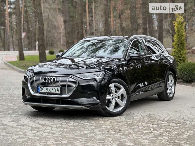 Audi E-tron (2019)