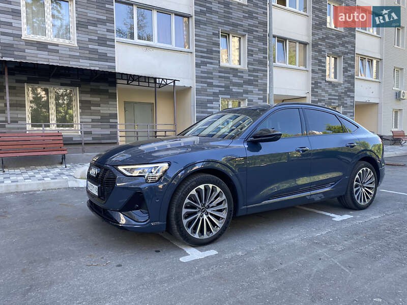 Audi E-tron (2022)