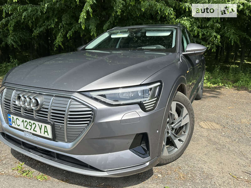 Audi E-tron (2019)
