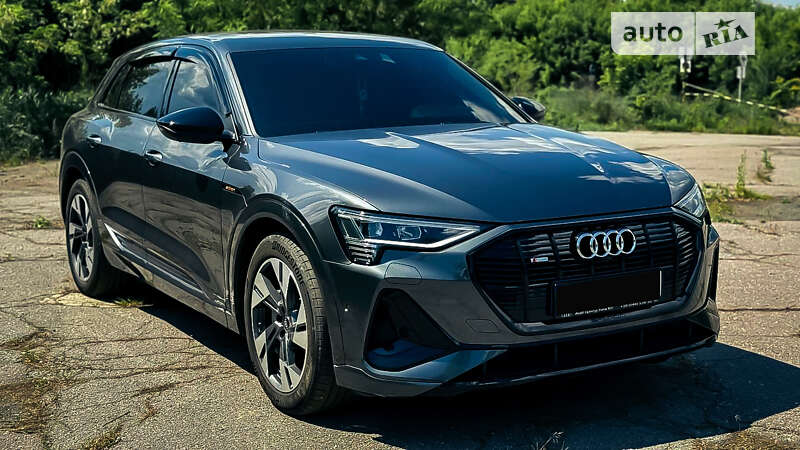 Audi E-tron (2022)