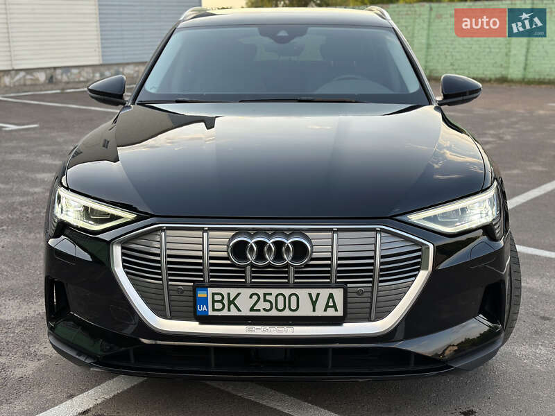 Audi E-tron (2019)