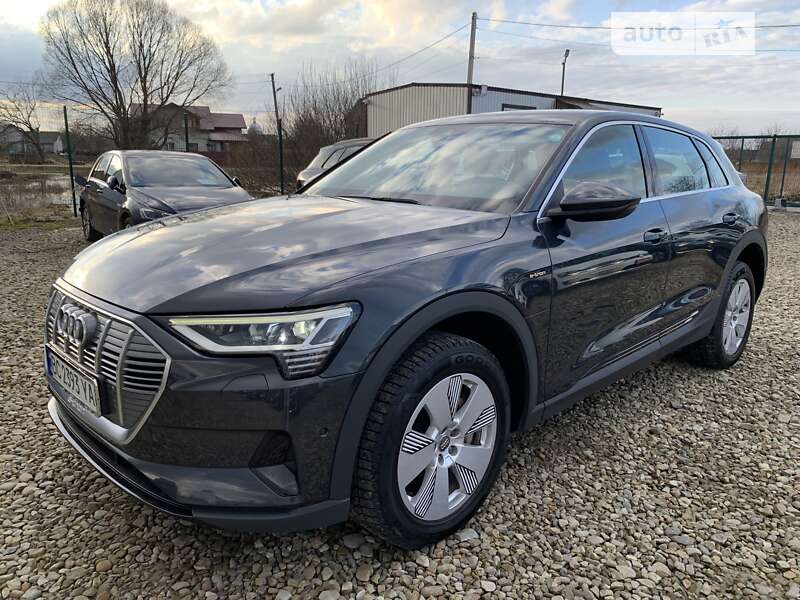 Audi E-tron (2019)