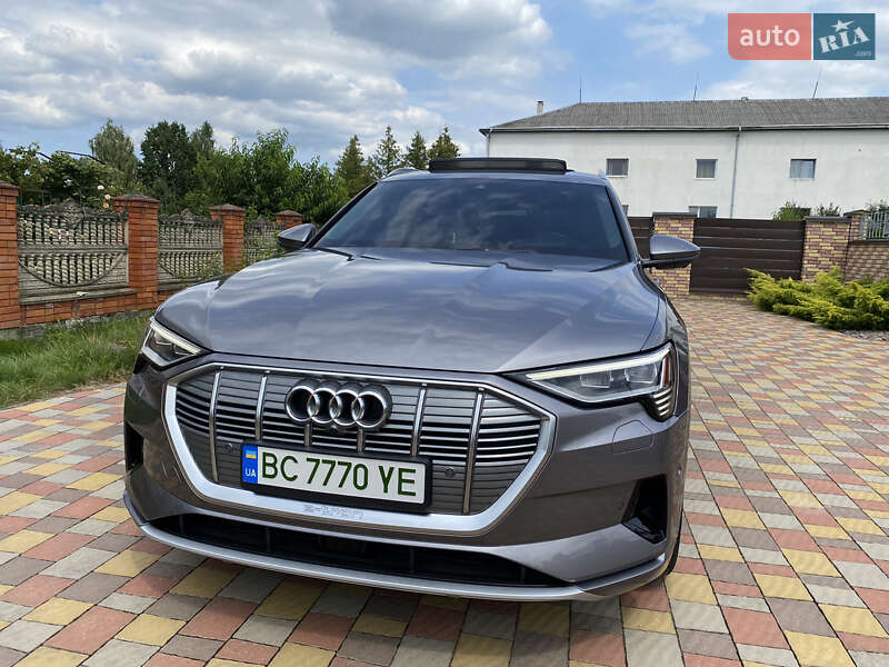 Audi E-tron (2019)