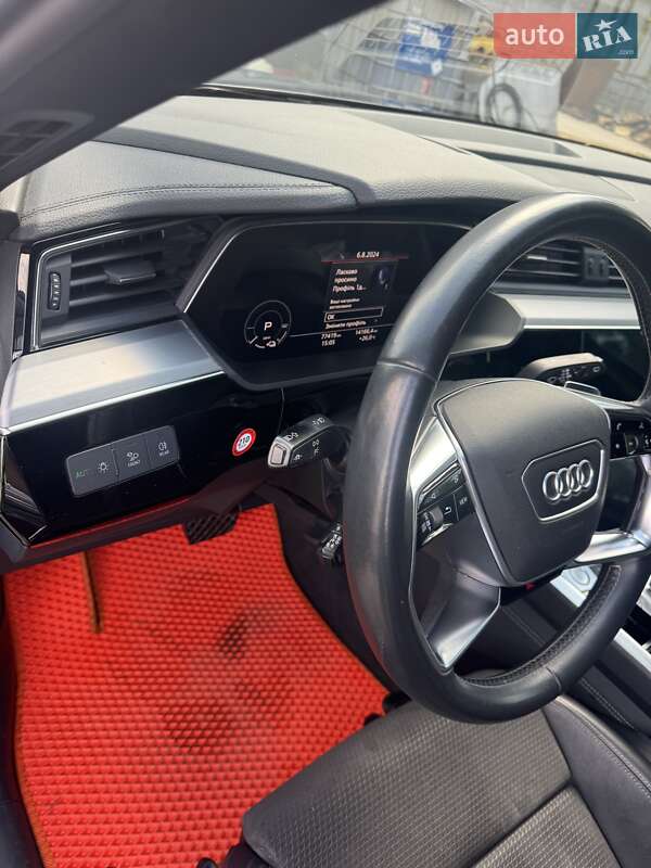 Audi E-tron (2019)