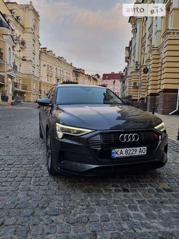 Audi E-tron (2020)