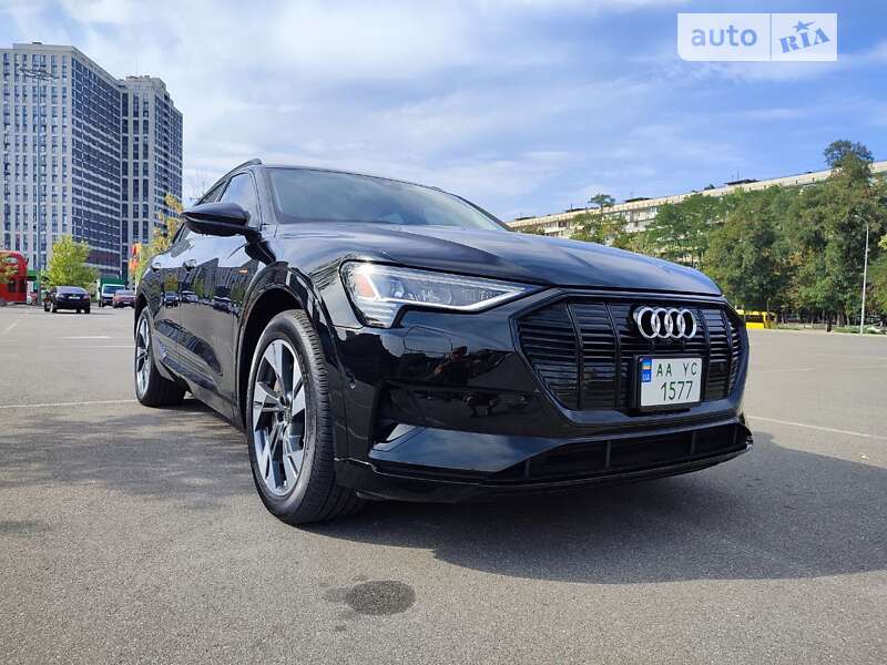Audi E-tron (2022)