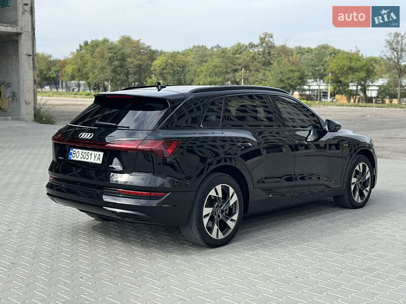 Audi E-tron (2022)