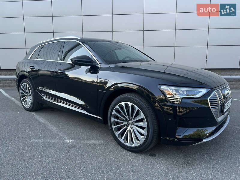 Audi E-tron (2019)