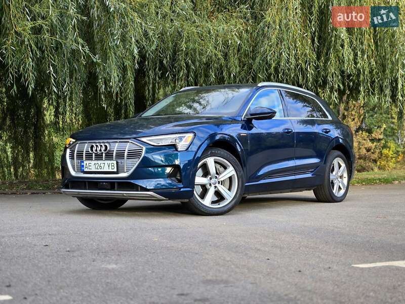 Audi E-tron (2019)