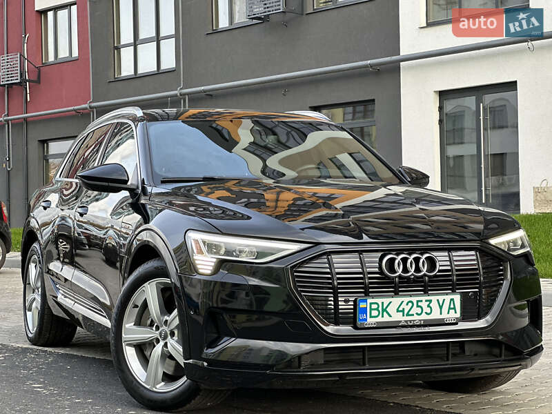Audi E-tron (2019)
