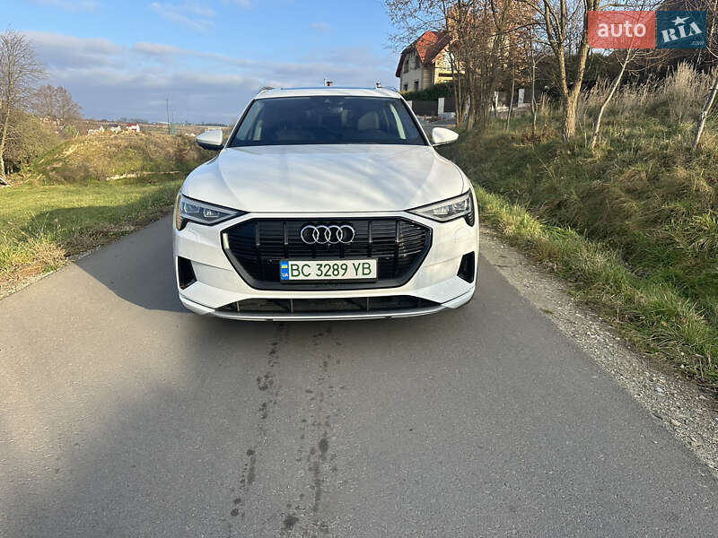 Audi E-tron (2019)