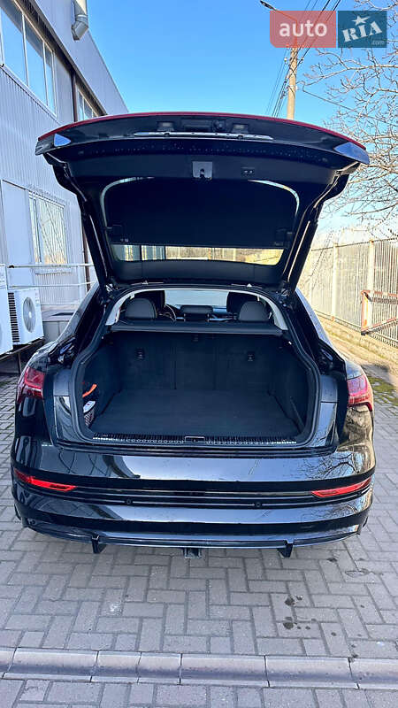 Audi E-tron (2021)